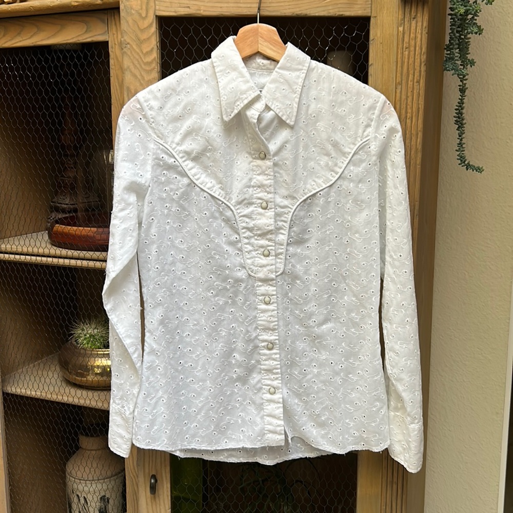 Wrangler White Eyelet Button-Down Western Shirt